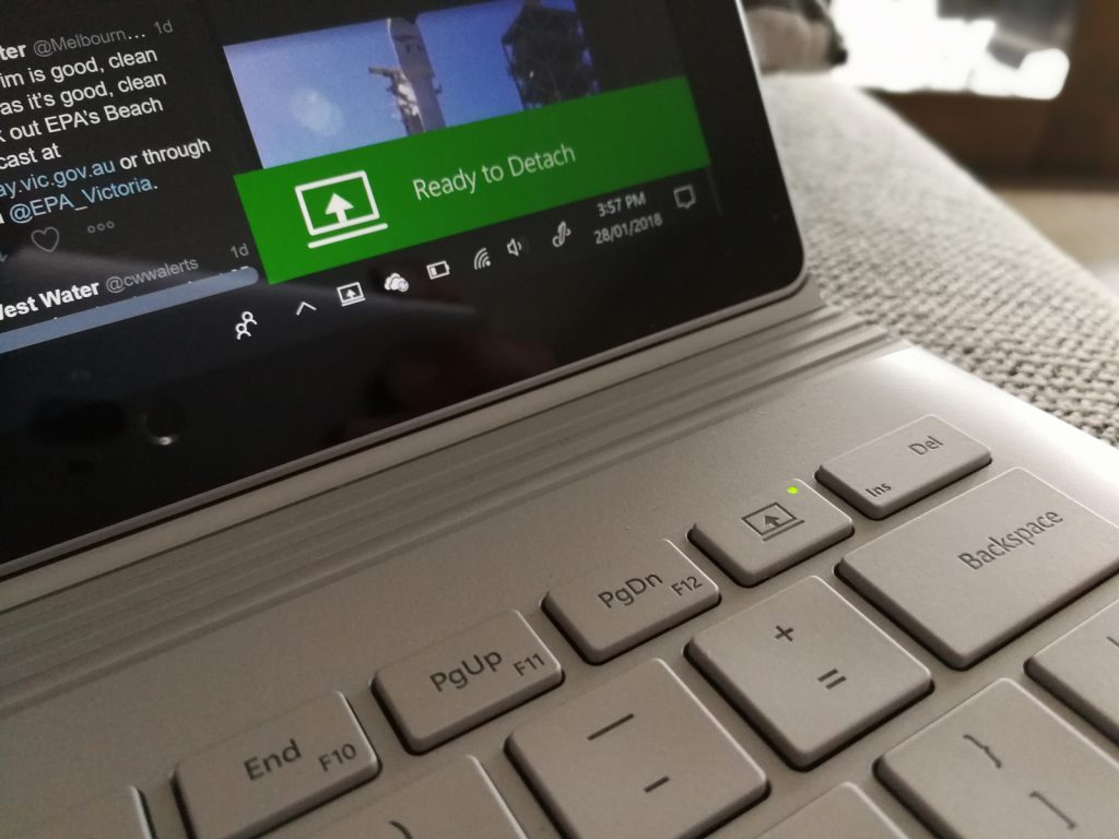 Review Microsoft Surface Book 2 offers performance and battery life